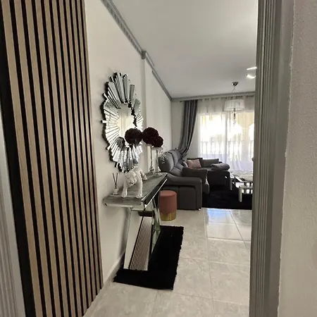 Apartment S&f- *